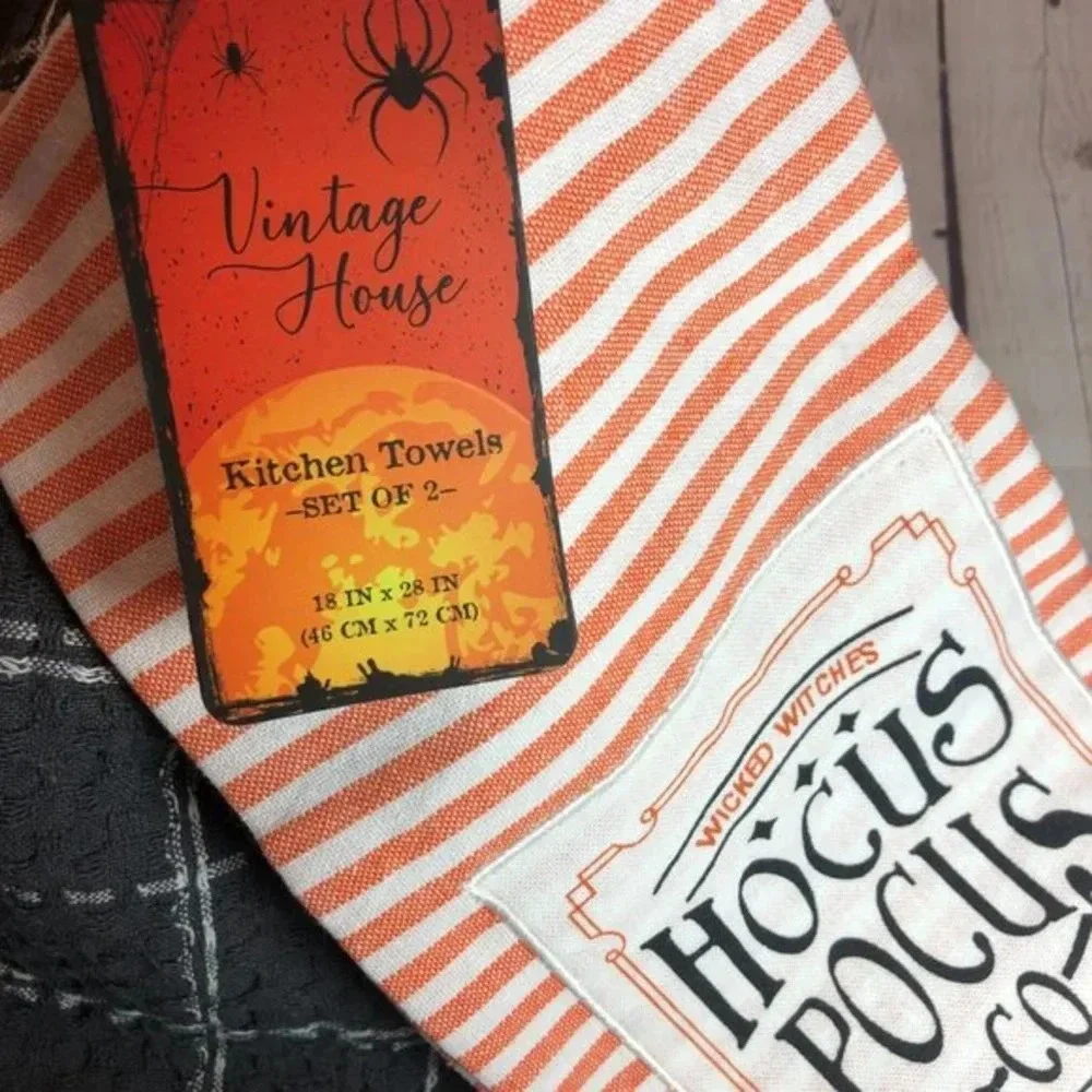 NWT Hocus Pocus halloween kitchen towel set of 2